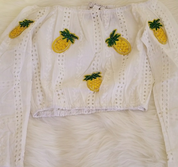 Pineapple Off The Shoulder Top - Picture 3 of 4